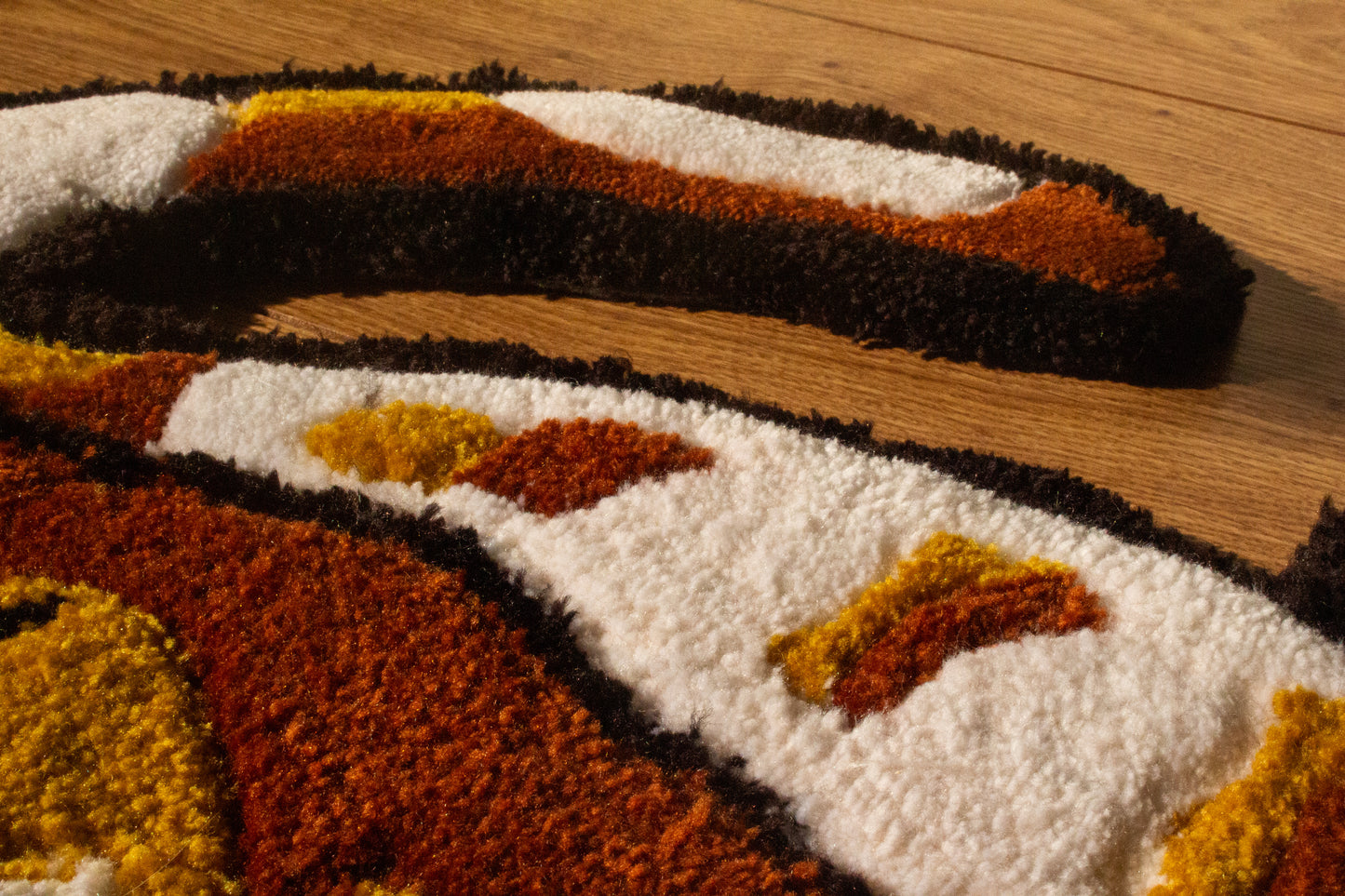 Crested Gecko (Correlophus ciliatus) Rug – Tail Detail Highlighting Natural Patterns and Texture