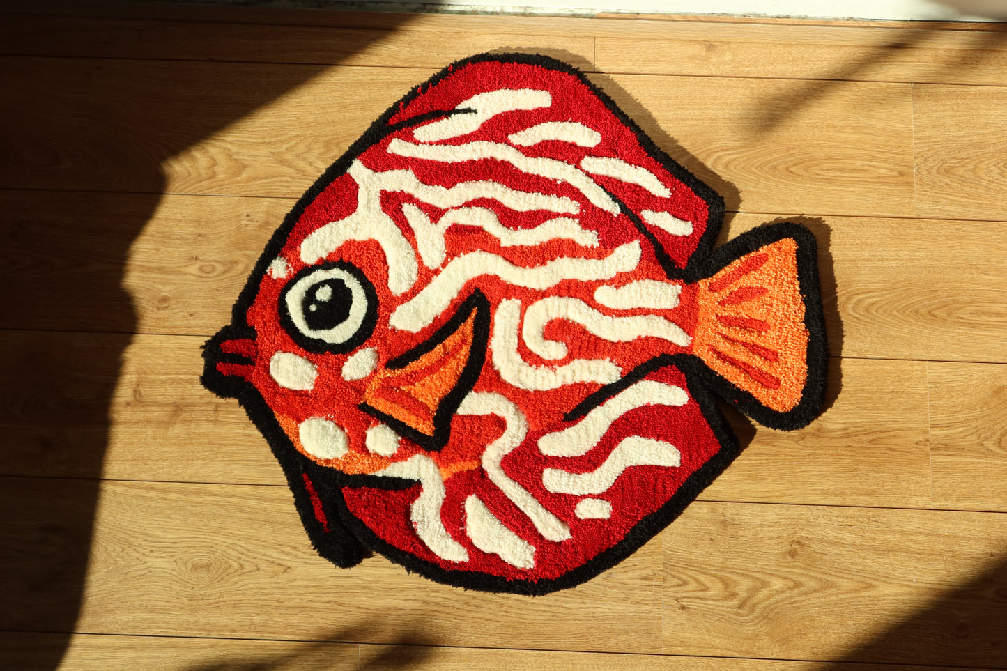 Handmade Discus (Symphysodon aequifasciatus) Rug – Cozy, Colorful Aquarium Decor with Intricate Patterns