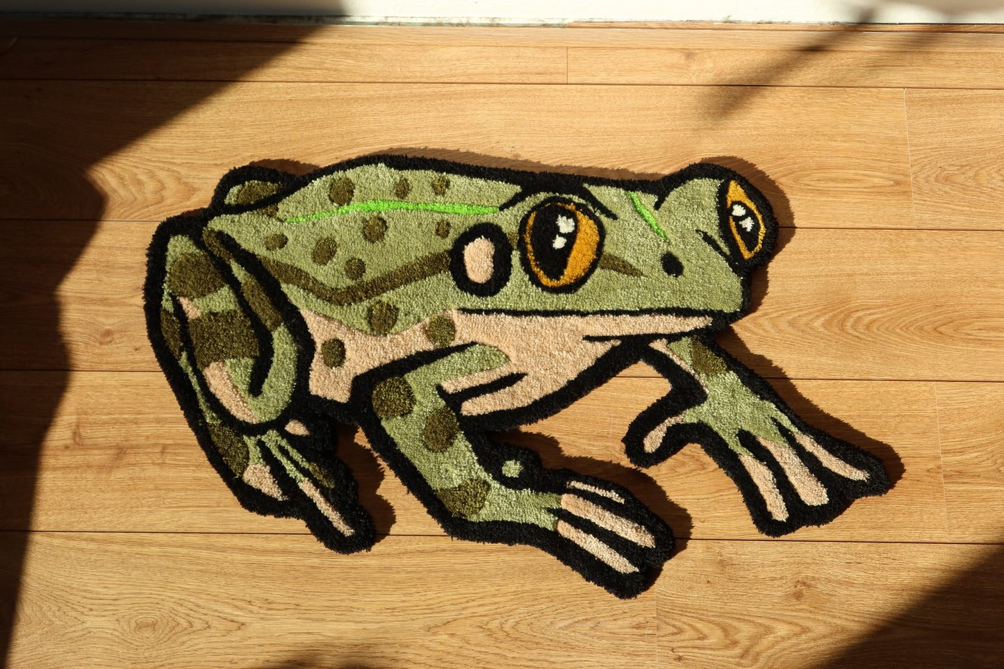Handmade Marsh Frog (Pelophylax ridibundus) Rug – Cozy, Nature-Inspired Amphibian Decor