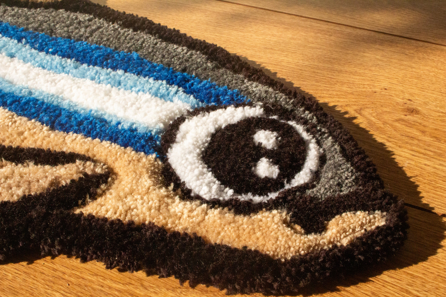 Detailed Head of Neon Tetra (Paracheirodon innesi) Rug – Handmade Design with Shimmering Blue Tones