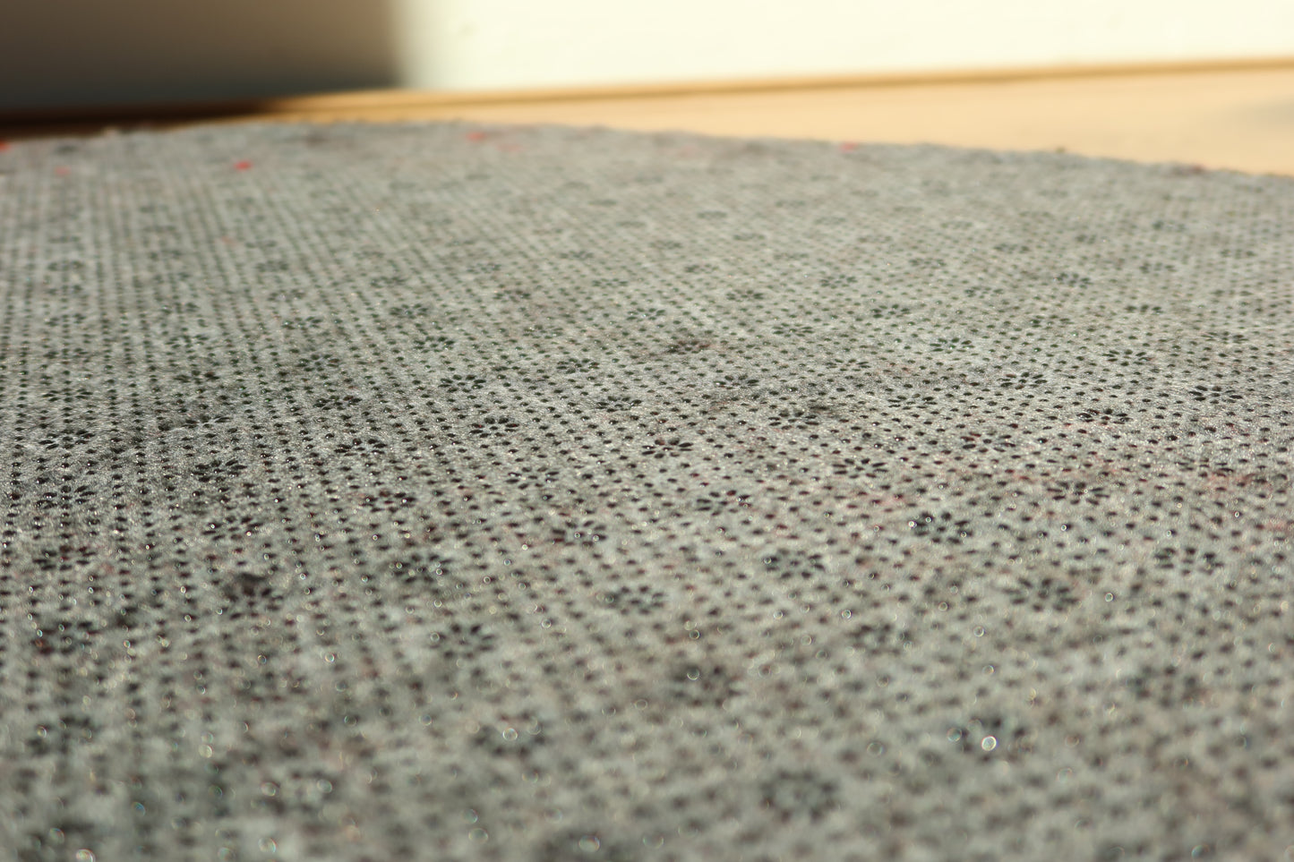 Non-Slip Backing of Discus (Symphysodon aequifasciatus) Rug – Secure and Comfortable for Any Space