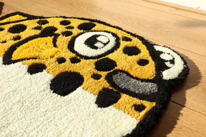 Detailed Head of Green Spotted Puffer (Tetraodon nigroviridis) Rug – Handmade Design Featuring Vibrant Green Spots