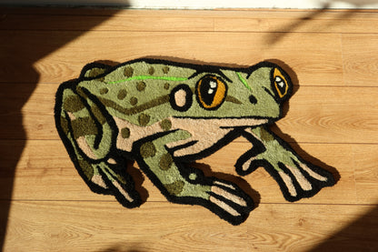 Handmade Marsh Frog (Pelophylax ridibundus) Rug – Cozy, Nature-Inspired Amphibian Decor