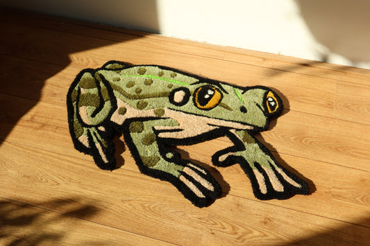  Marsh Frog (Pelophylax ridibundus) Rug – Handmade Soft Carpet for Frog Lovers and Naturalists